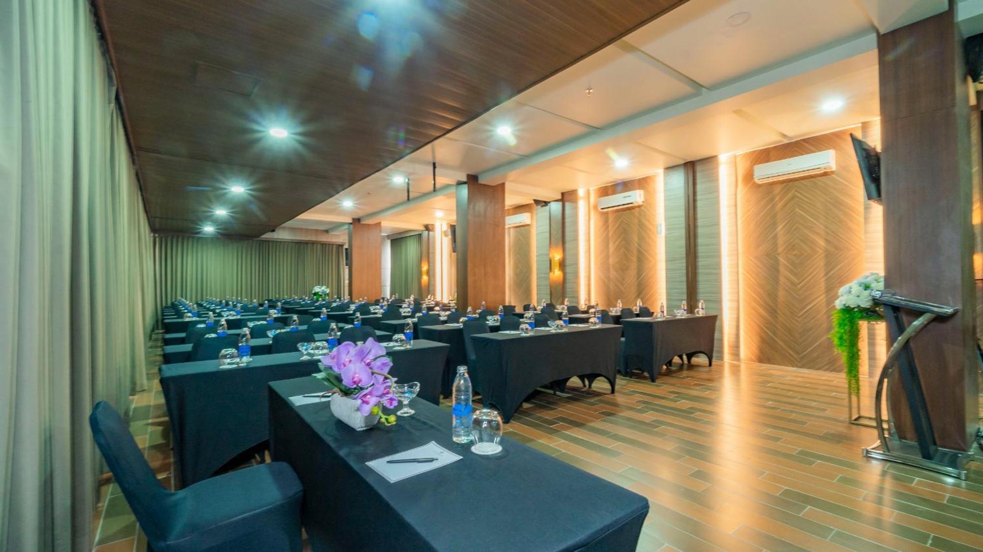 City Of Aventus Hotel - Denpasar المظهر الخارجي الصورة